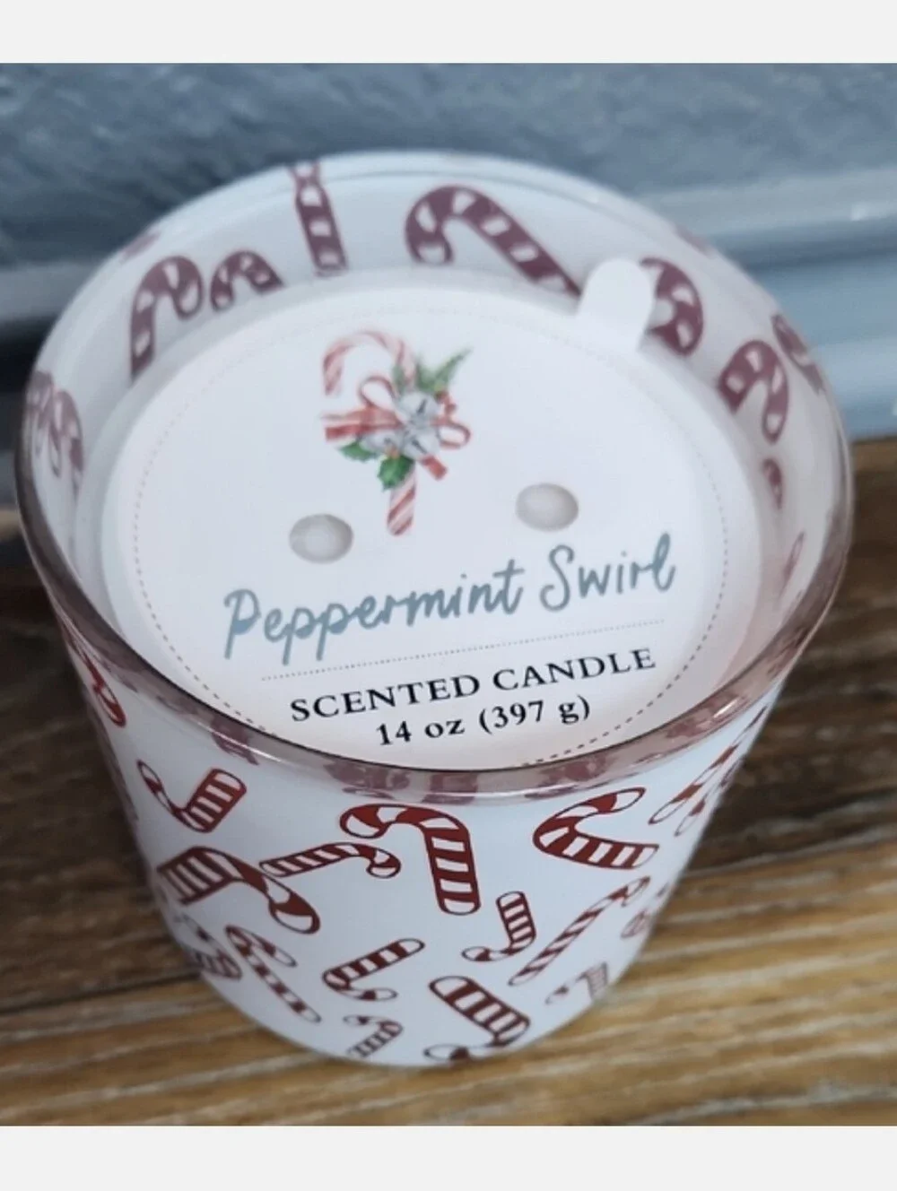 NWT Peppermint Swirl Scented Candle Red White Candycanes 14 oz